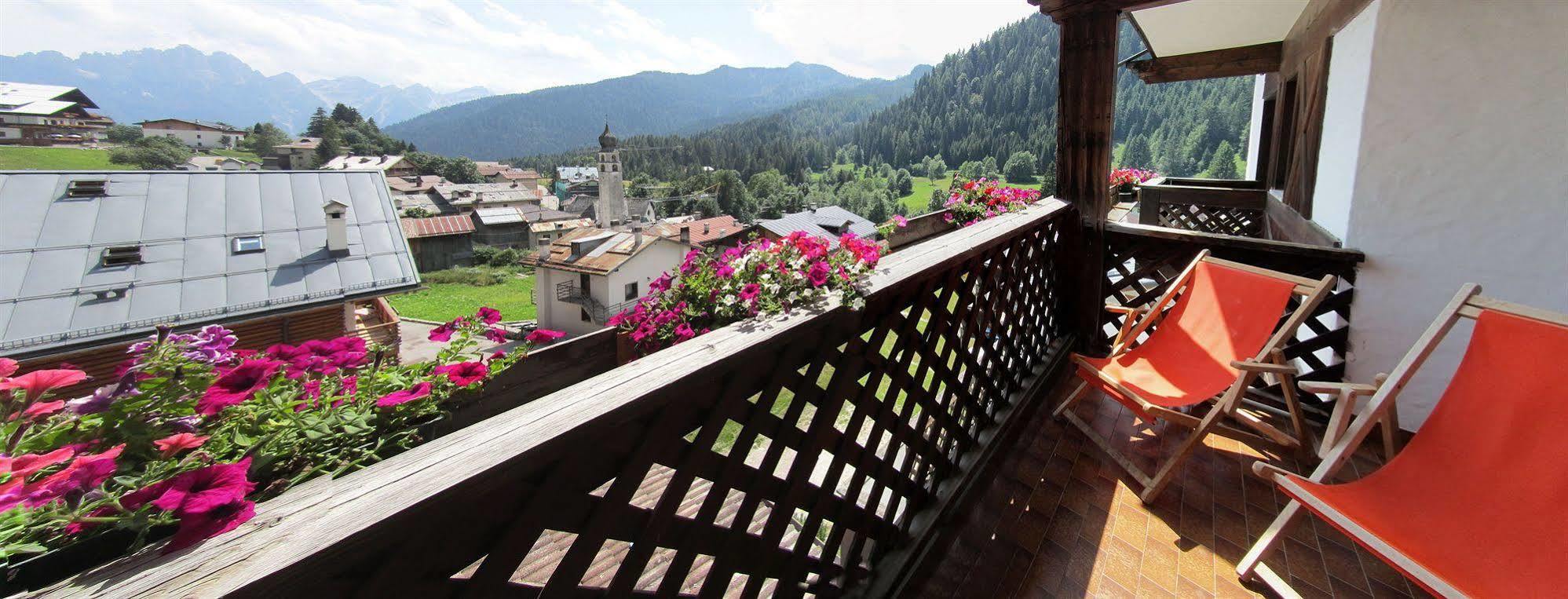 Hotel Corona Val di Zoldo Extérieur photo